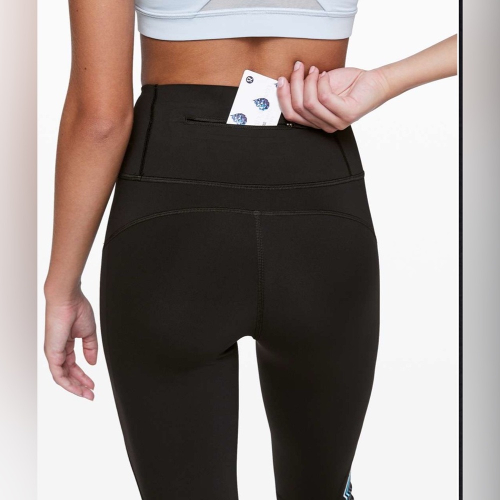 SOLD Lululemon Speed Light Tight 25" in Black Size 4 - Picture 6 of 7